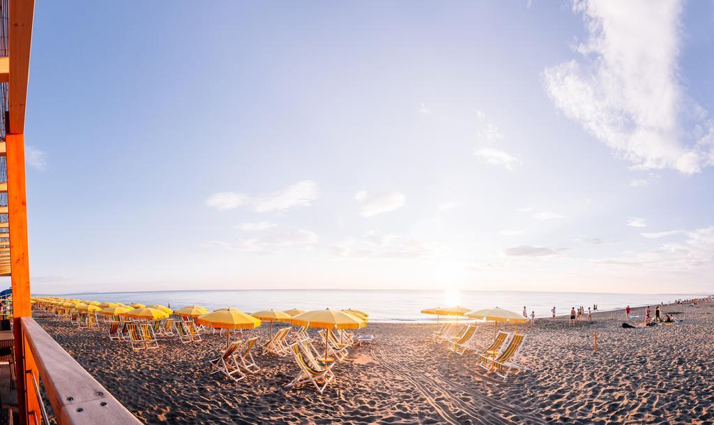 Camping Casa Di Caccia Hotel Marina Di Bibbona Buitenkant foto